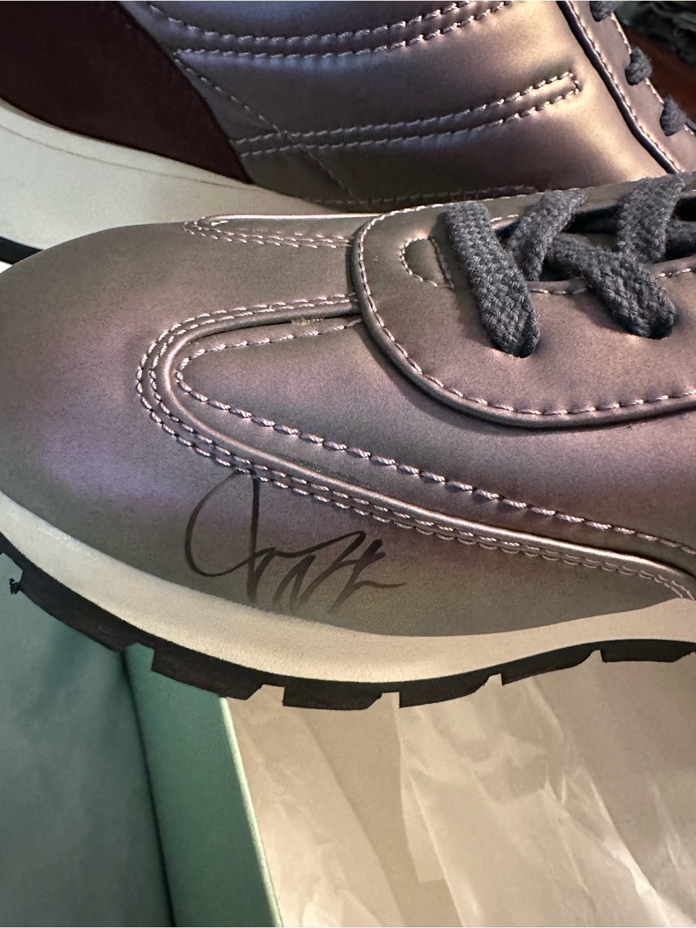 NWT Joe Jonas signed KOIO Retro Runner Shoes